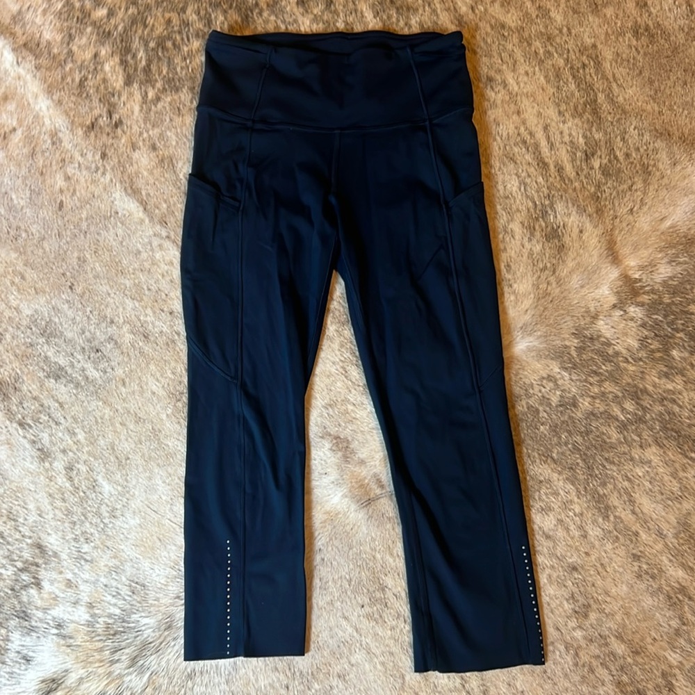 Lululemon cropped tight